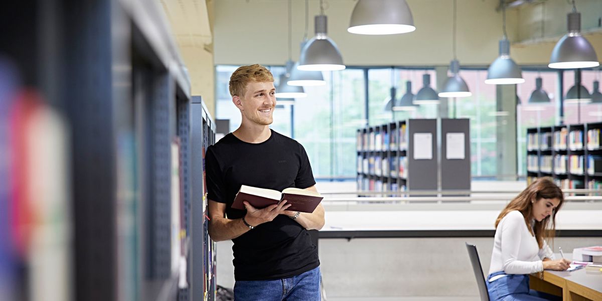 Student_Bibliothek